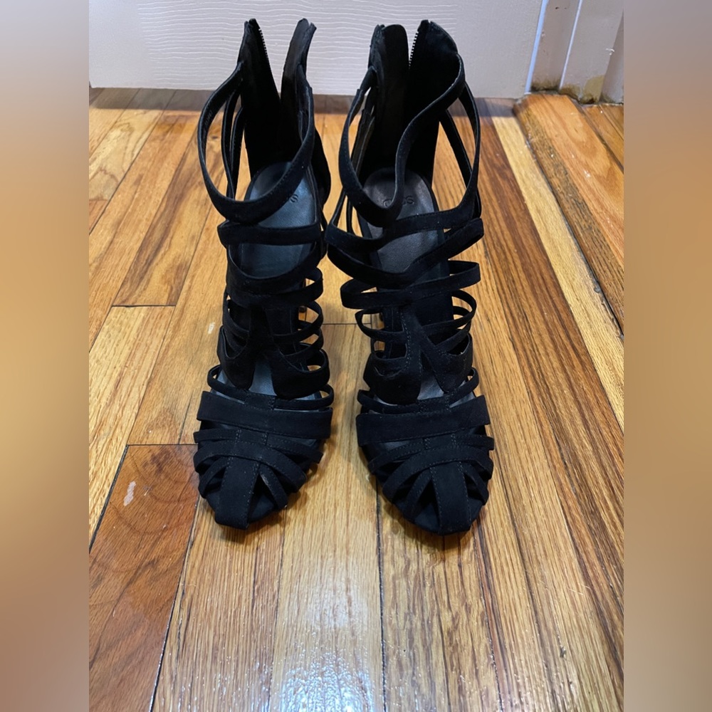 Caged heel